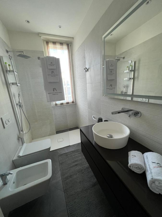 Rebecca's Collection: Manzoni Apartment *